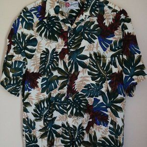 Hilo Hattie Hawaiian Short Sleeve Button Down